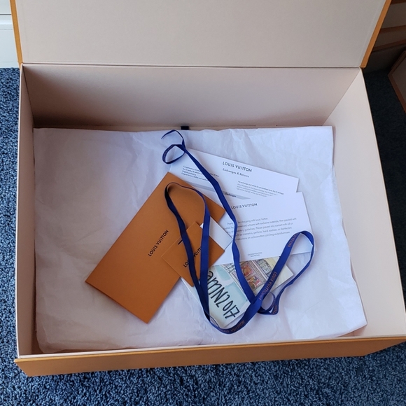 Louis Vuitton Gift Box, HUGE GIANT, EXTRA LARGE - Picture 7 of 7